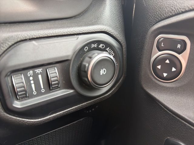 2022 Jeep Wrangler Unlimited Sport RHD Watertown SD