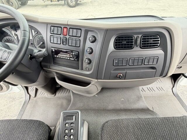 2022 Kenworth K270 26' Dry Box Truck with 3,000 lbs. Lift Gate Homestead FL