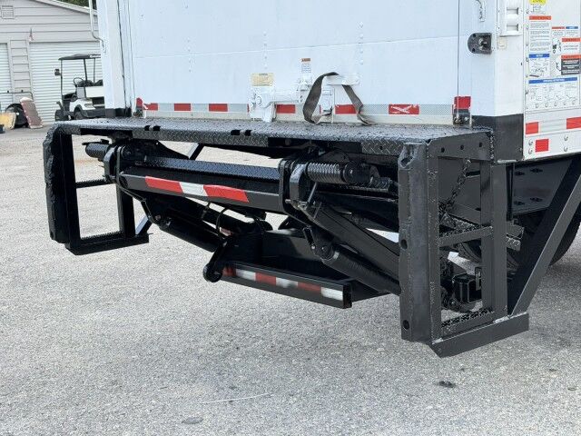 2022 Kenworth T270 26' Dry Box truck with 3,300 lbs. Lift Gate Miami FL