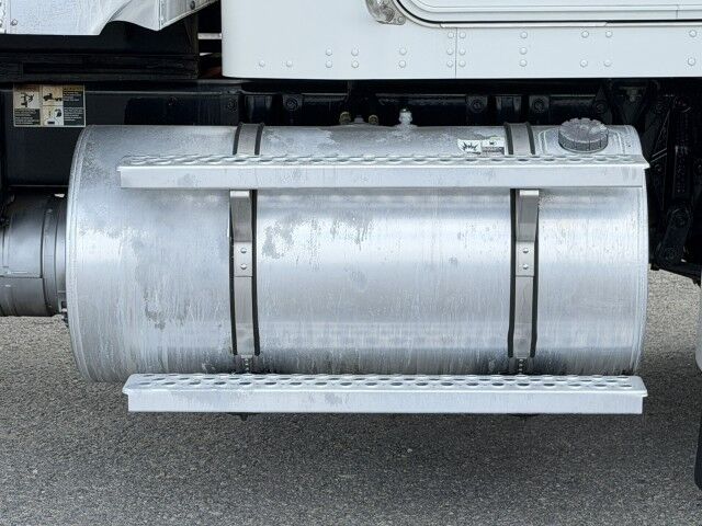 2022 Kenworth T270 26' Dry Box truck with 3,300 lbs. Lift Gate Miami FL