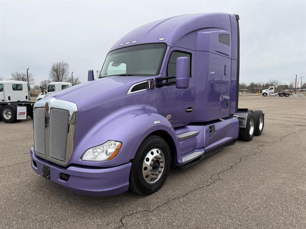 2022 Kenworth T680