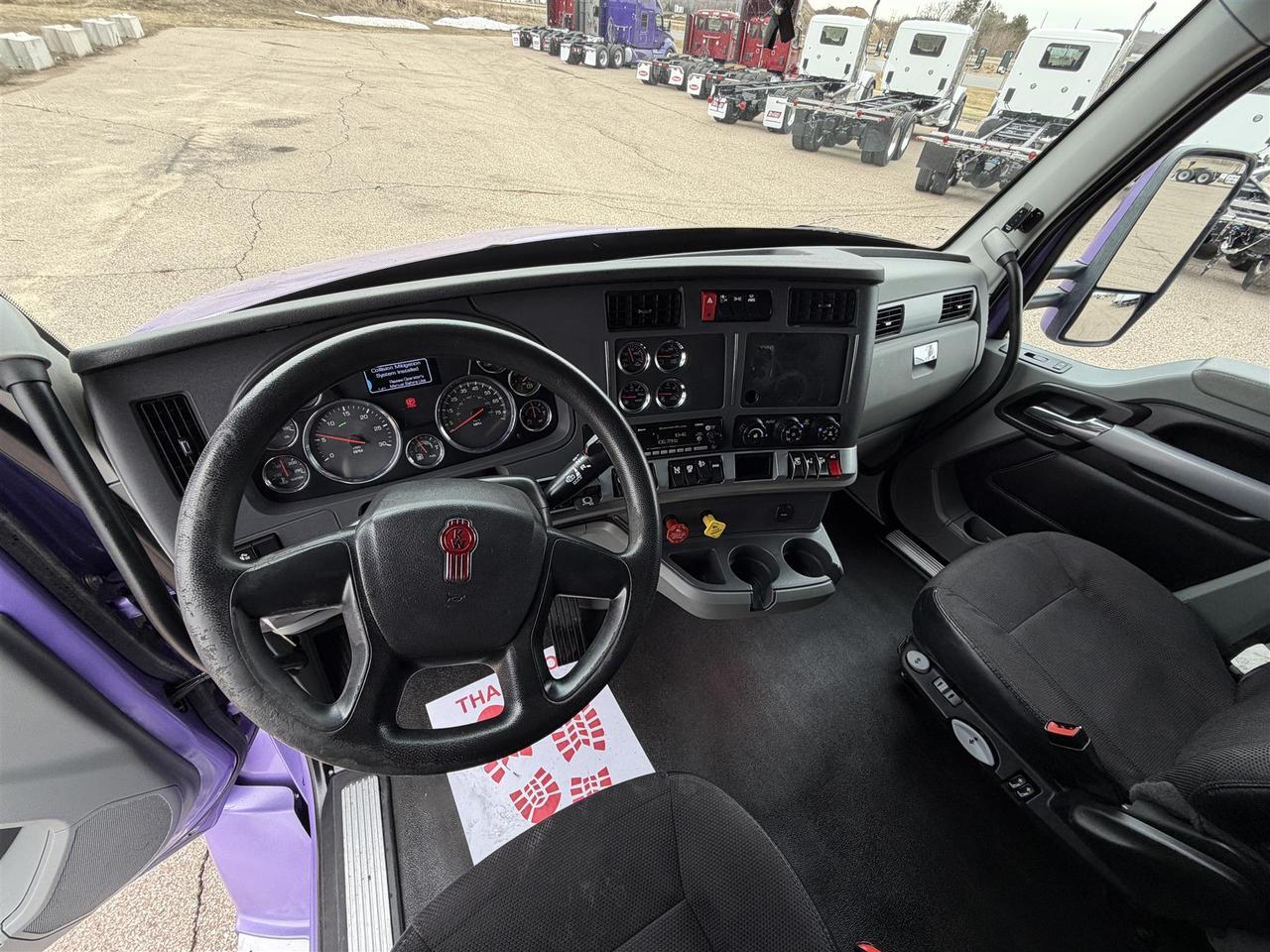 2022 Kenworth T680 Double Bunk Raised Roof Eau Claire WI