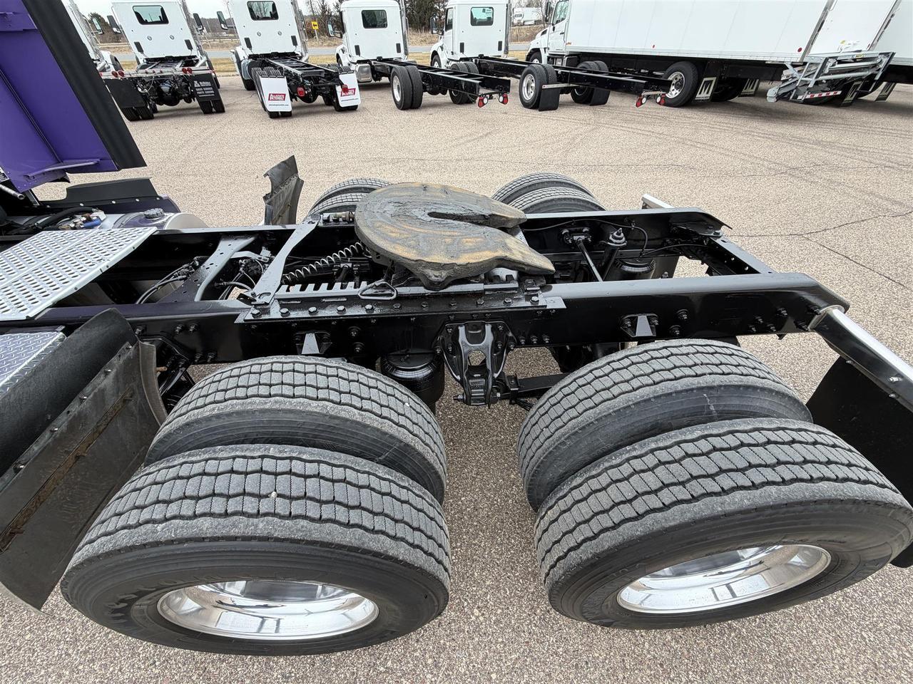 2022 Kenworth T680 Double Bunk Raised Roof Eau Claire WI