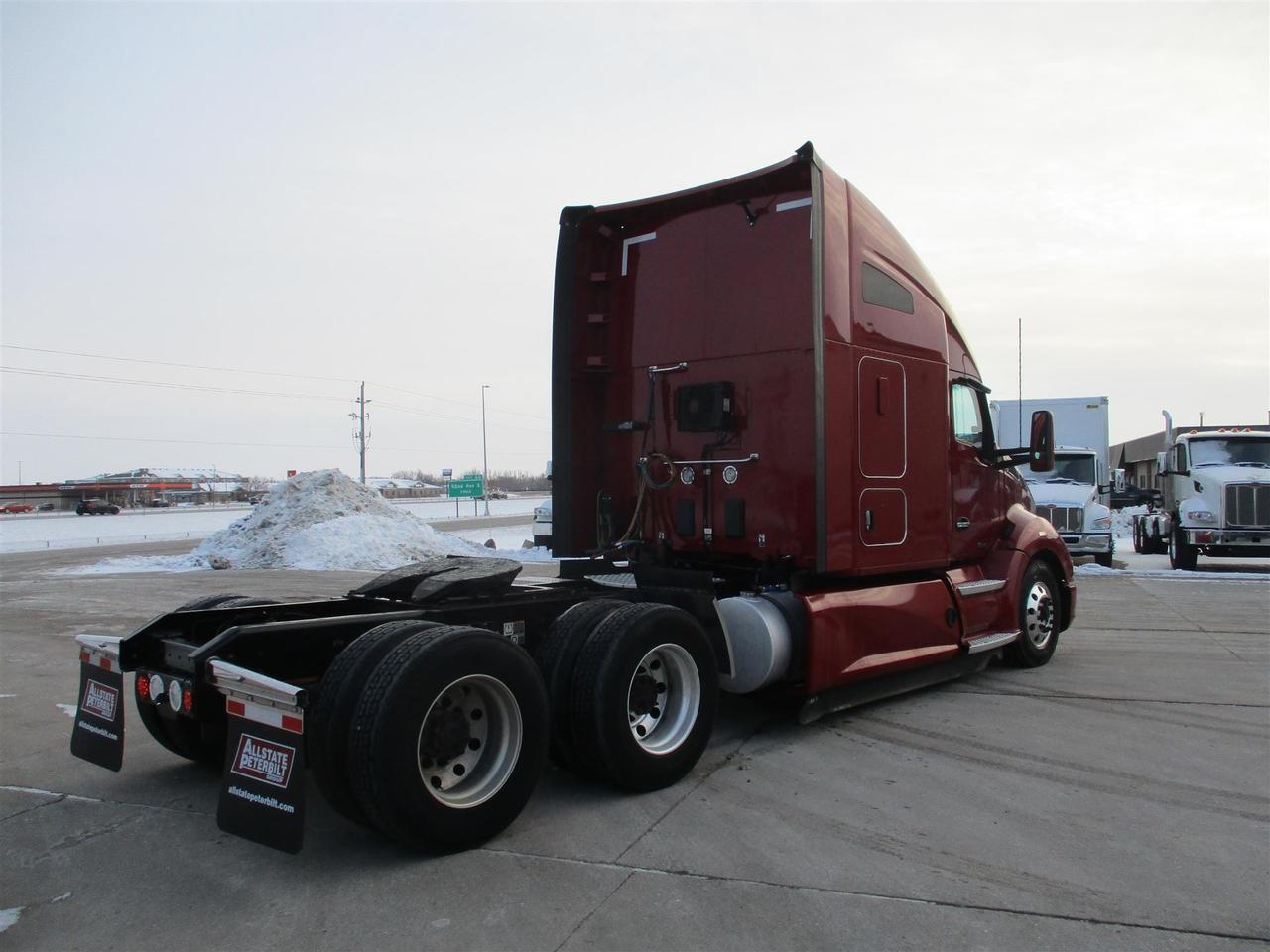2022 Kenworth T680 Raised Roof Eau Claire WI