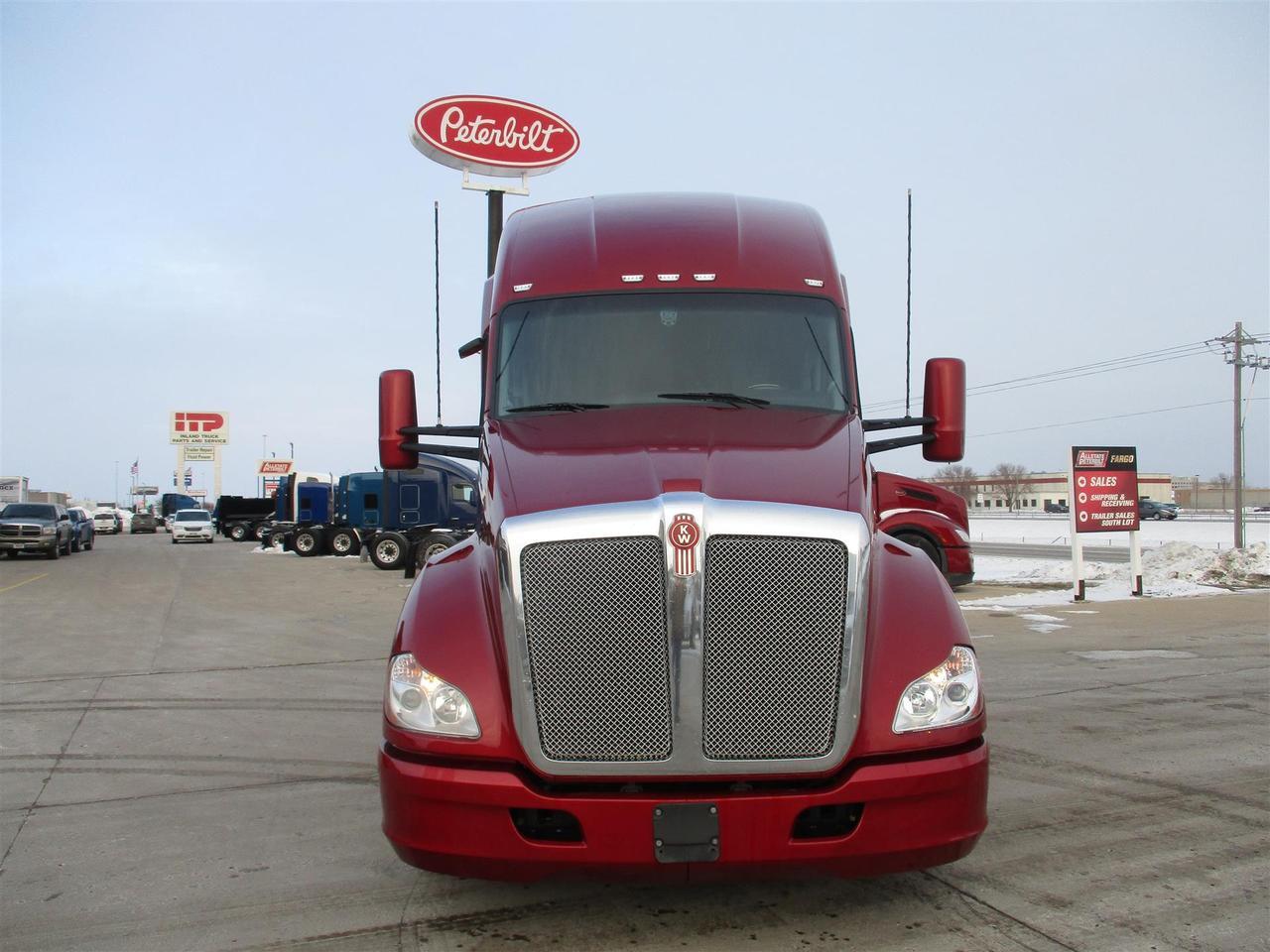 2022 Kenworth T680 Sleeper
