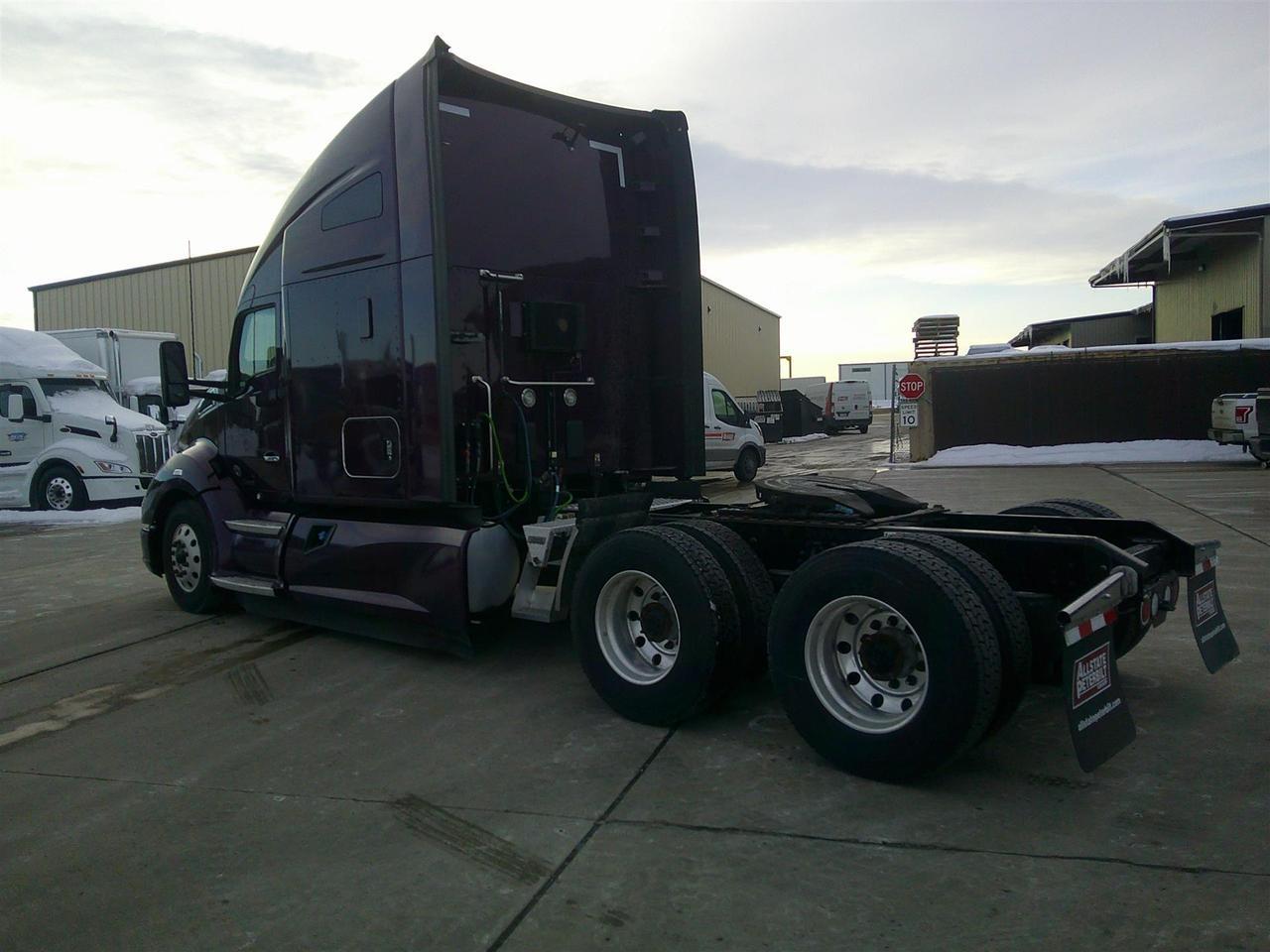 2022 Kenworth T680 Sleeper