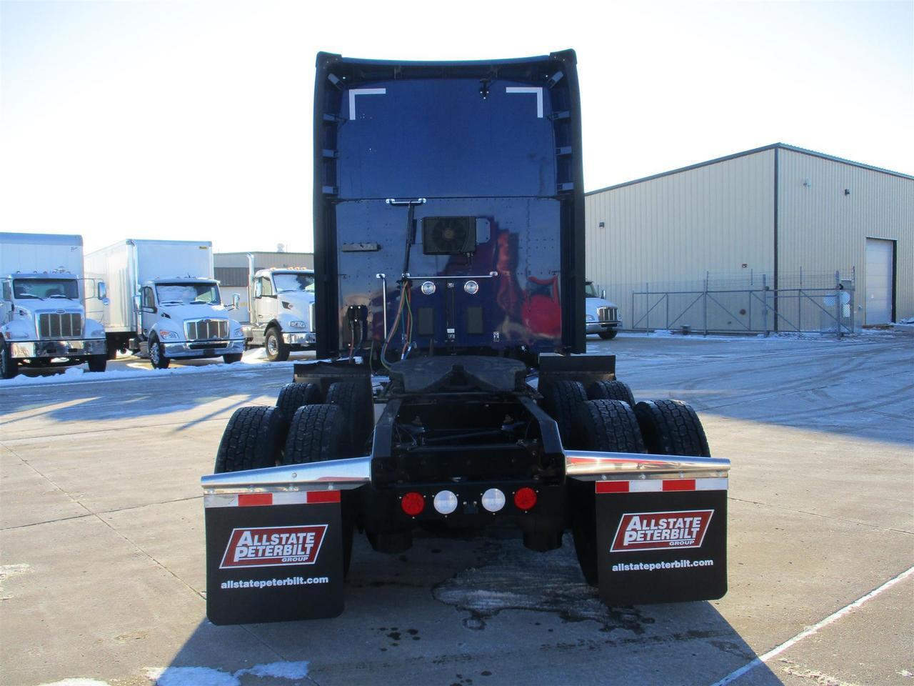 2022 Kenworth T680 Raised Roof Fargo ND