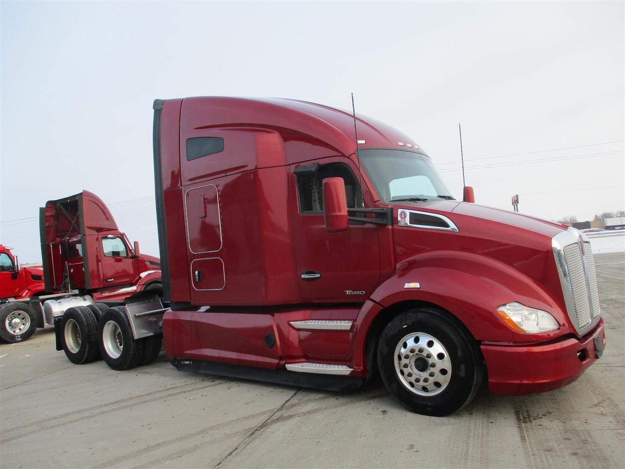2022 Kenworth T680 - image 2