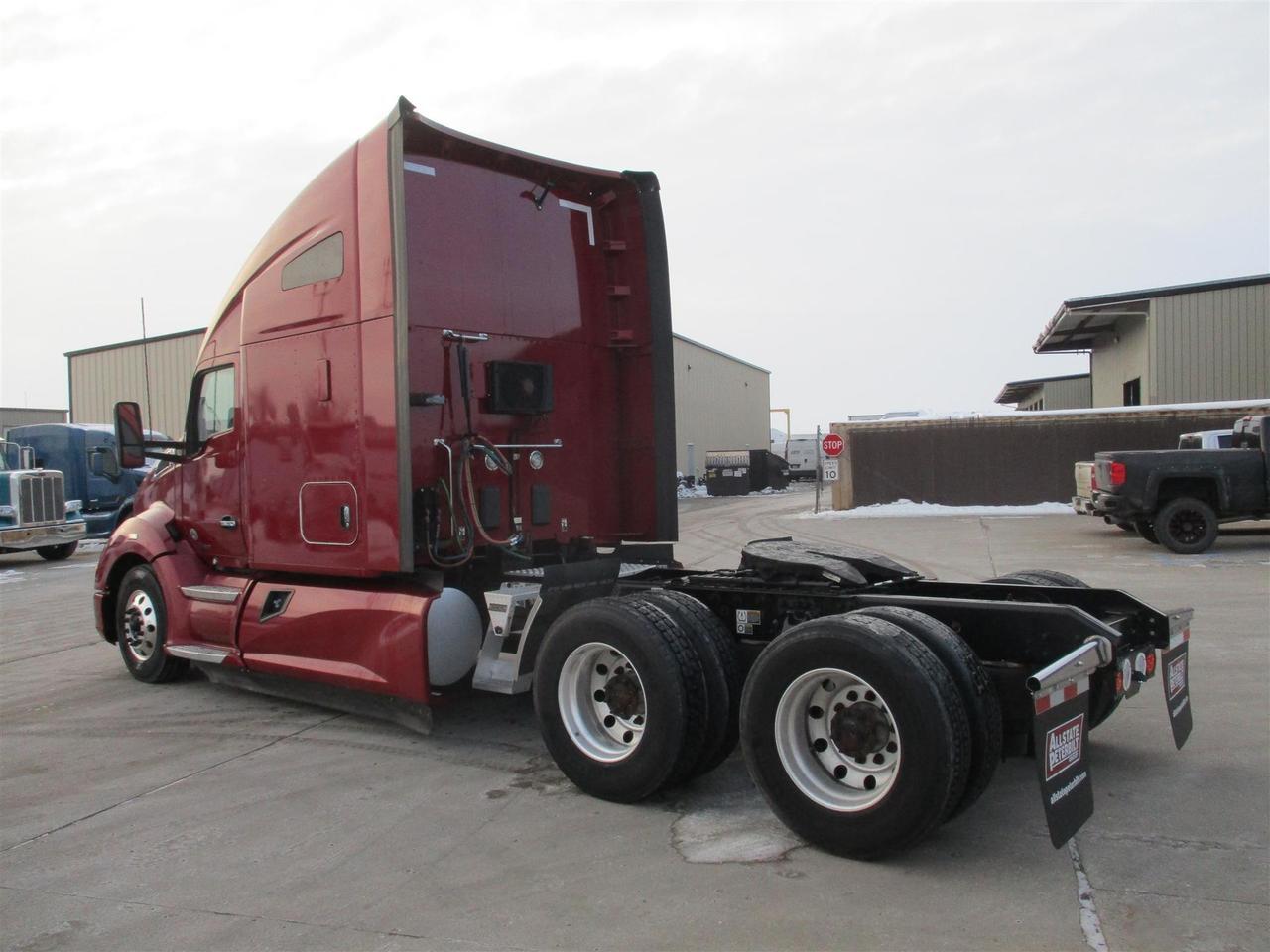 2022 Kenworth T680 Raised Roof South St. Paul MN