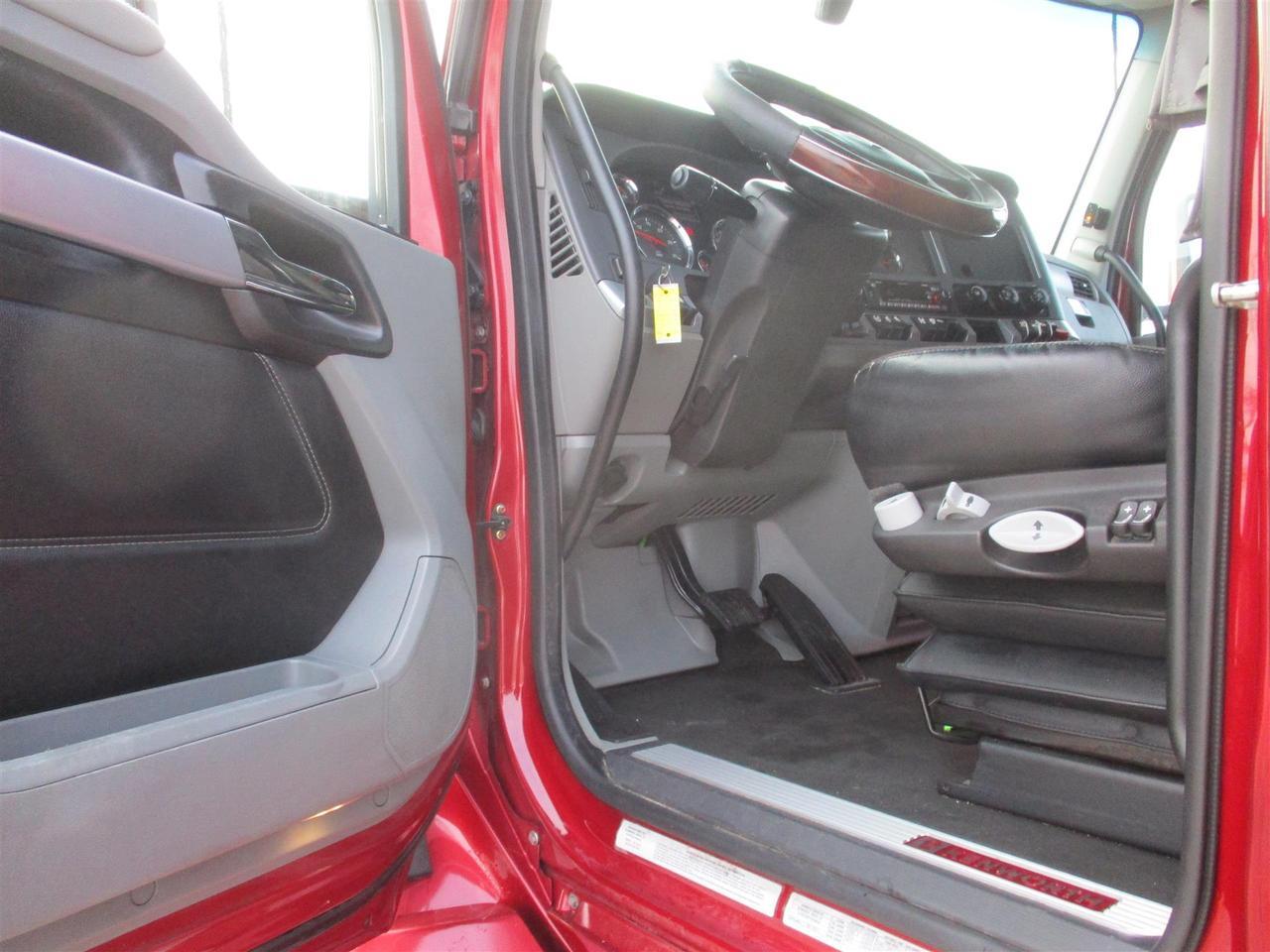 2022 Kenworth T680 Raised Roof South St. Paul MN