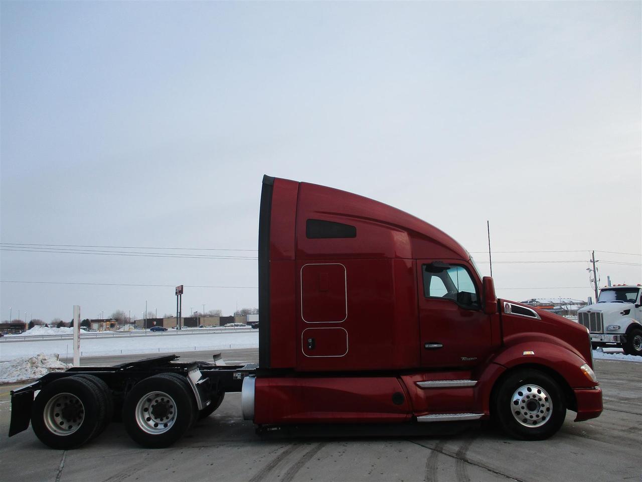 2022 Kenworth T680 - image 4
