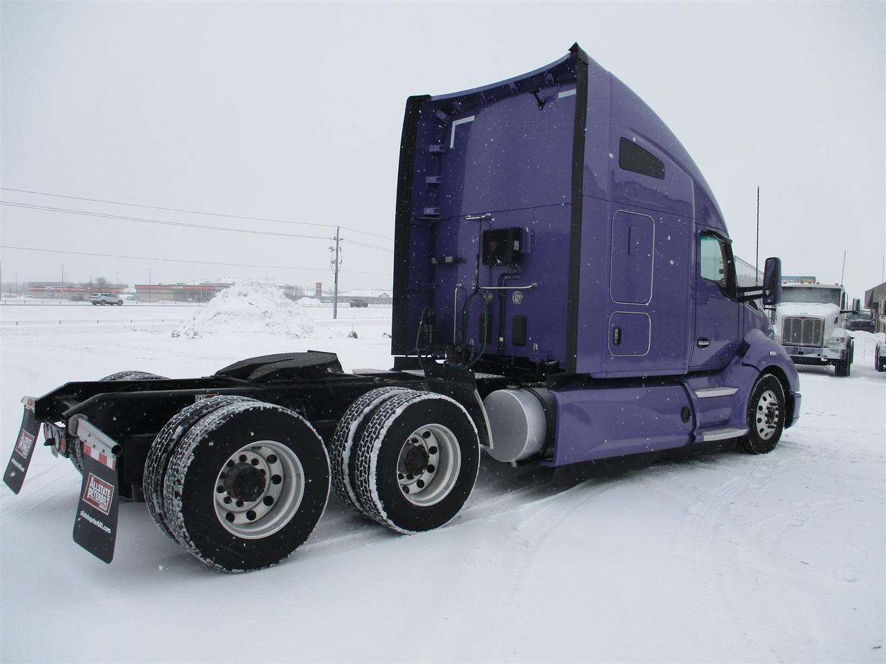 2022 Kenworth T680 Raised Roof South St. Paul MN