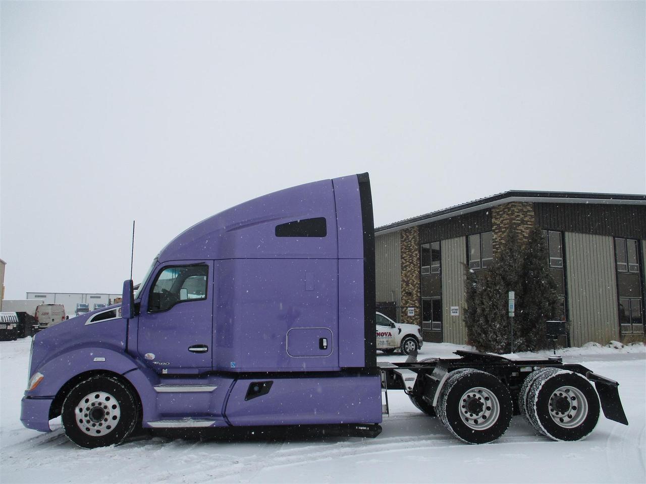 2022 Kenworth T680 Raised Roof South St. Paul MN