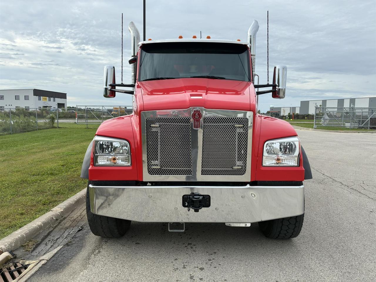 2022 Kenworth T880 Dump Truck