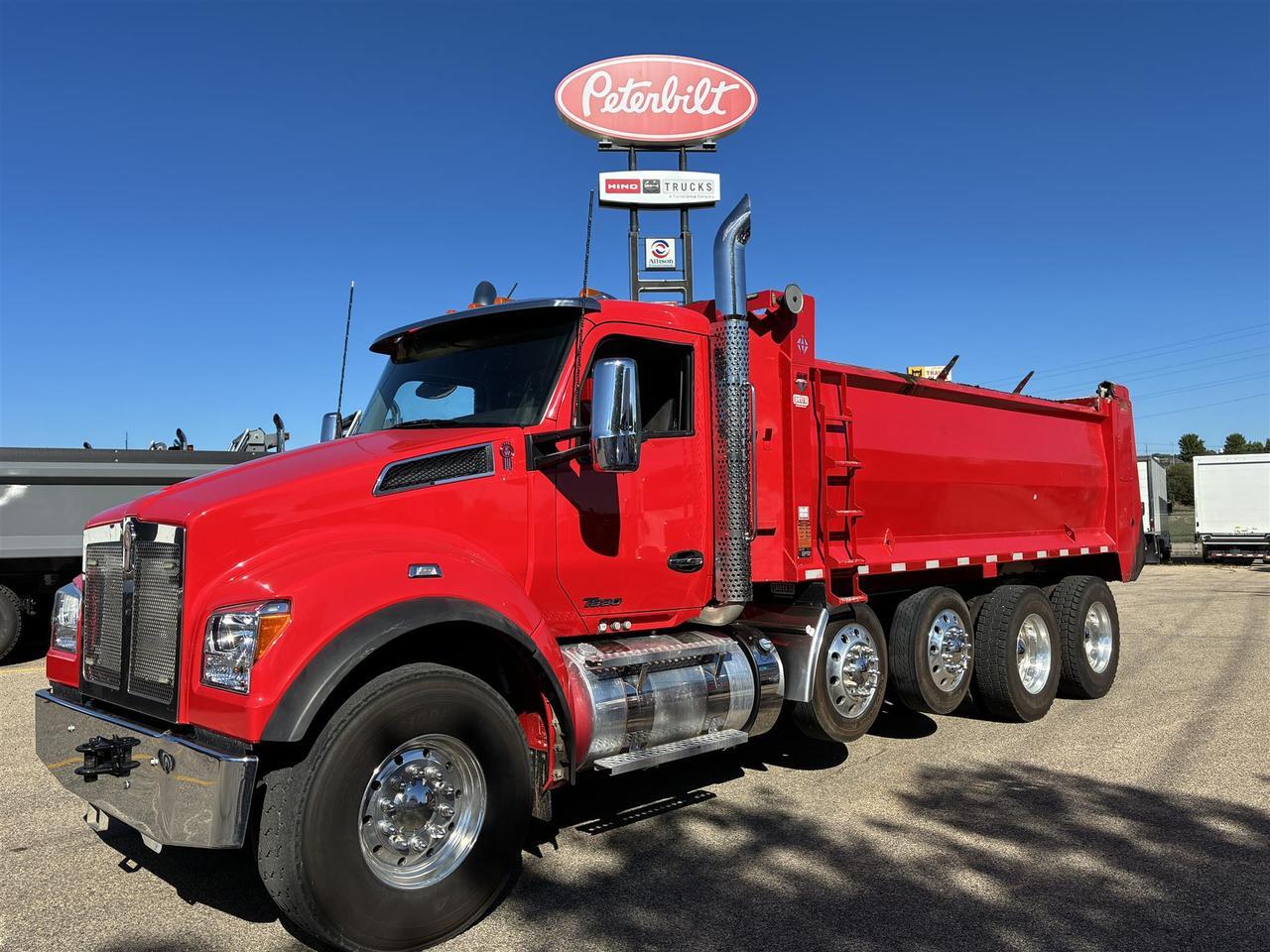 2022 Kenworth T880 Dump Truck