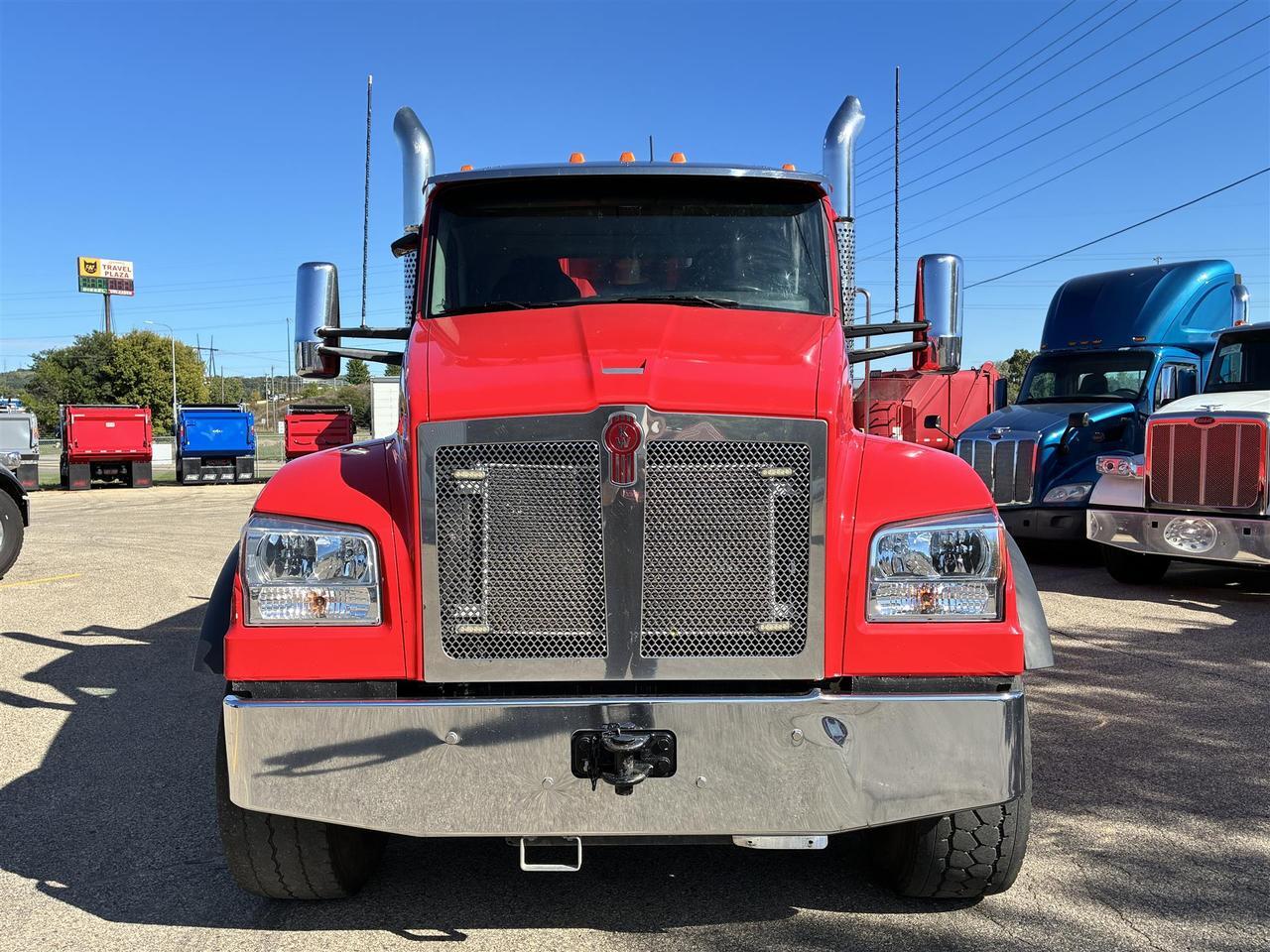 2022 Kenworth T880 Dump Truck