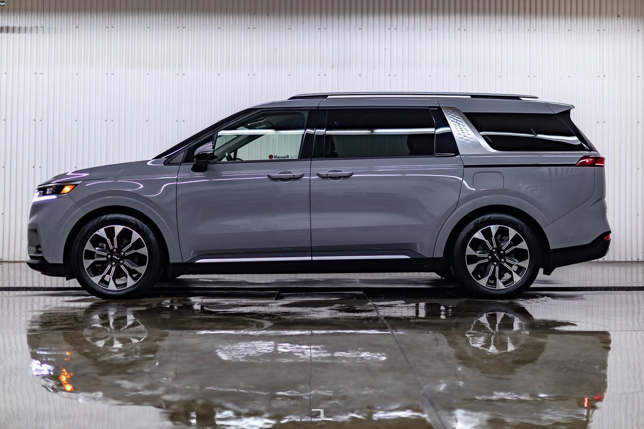 2022 Kia Carnival EX Leather Nav BCam 8 Passenger Red Deer AB