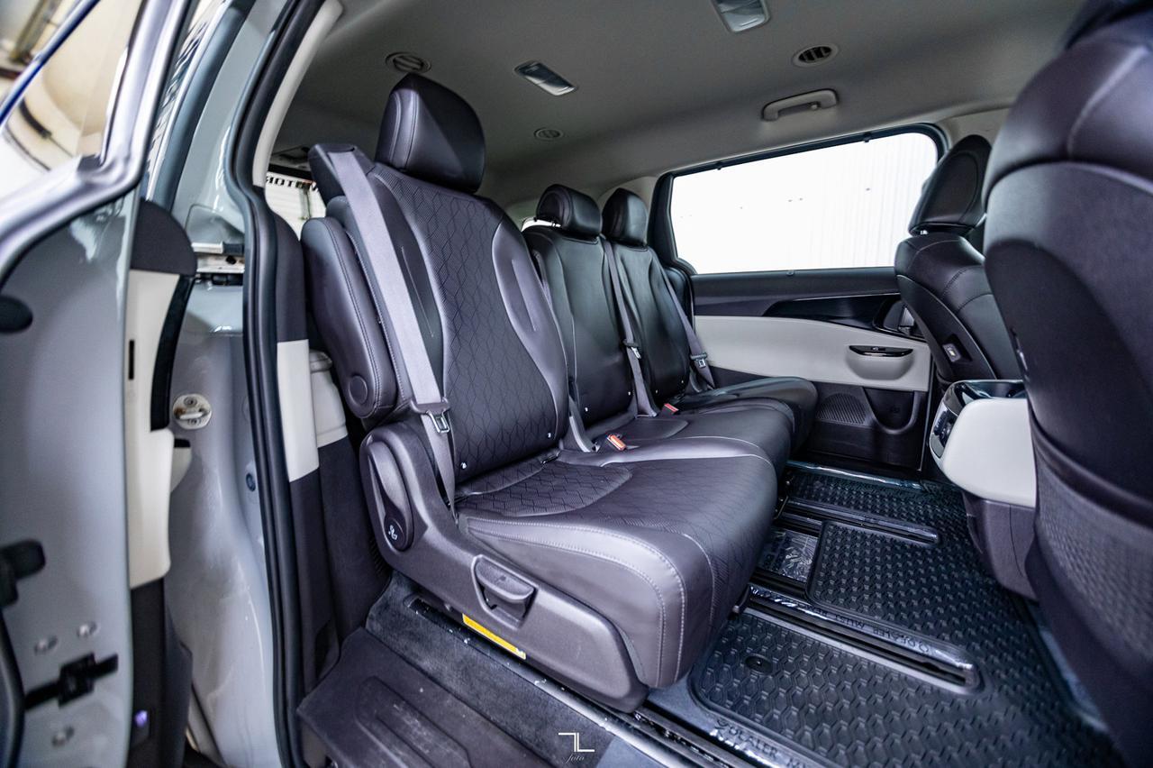 2022 Kia Carnival EX Leather Nav BCam 8 Passenger Red Deer AB