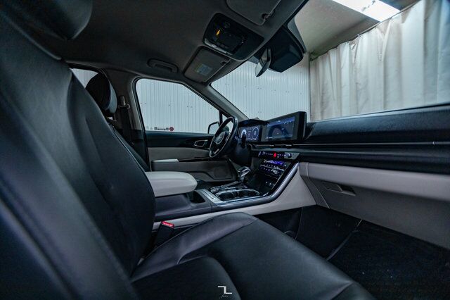 2022 Kia Carnival EX Leather Nav BCam 8 Passenger Red Deer AB