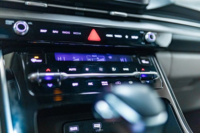 2022 Kia Carnival EX Leather Nav BCam 8 Passenger Red Deer AB