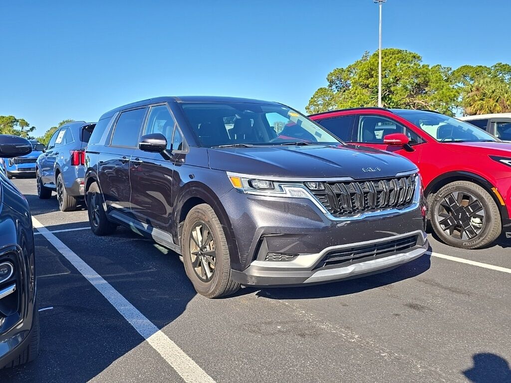 2022 Kia Carnival LX
