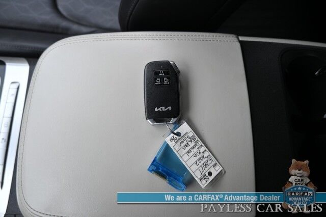 2022 Kia Carnival LXS / Auto Start / Power & Heated Leather Seats / Adaptive Cruise Control / Lane Departure & Blind Spot Alert / Apple CarPlay & Android Auto / Back Up Camera / 3rd Row / Seats 8 / Keyless Entry & Start / 1-Owner Anchorage AK