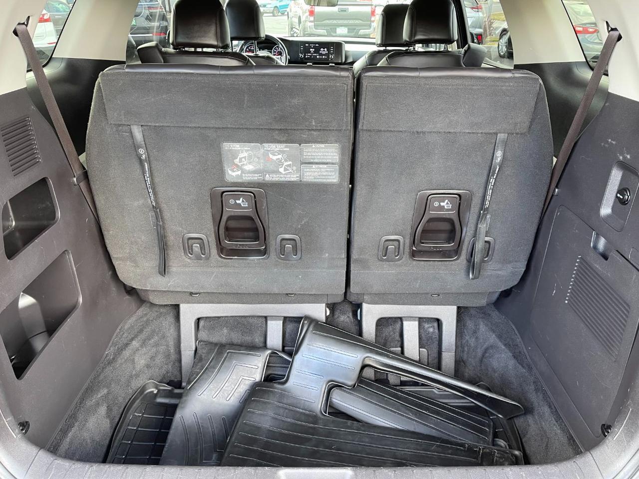 2022 Kia Carnival MPV LX Seat Package