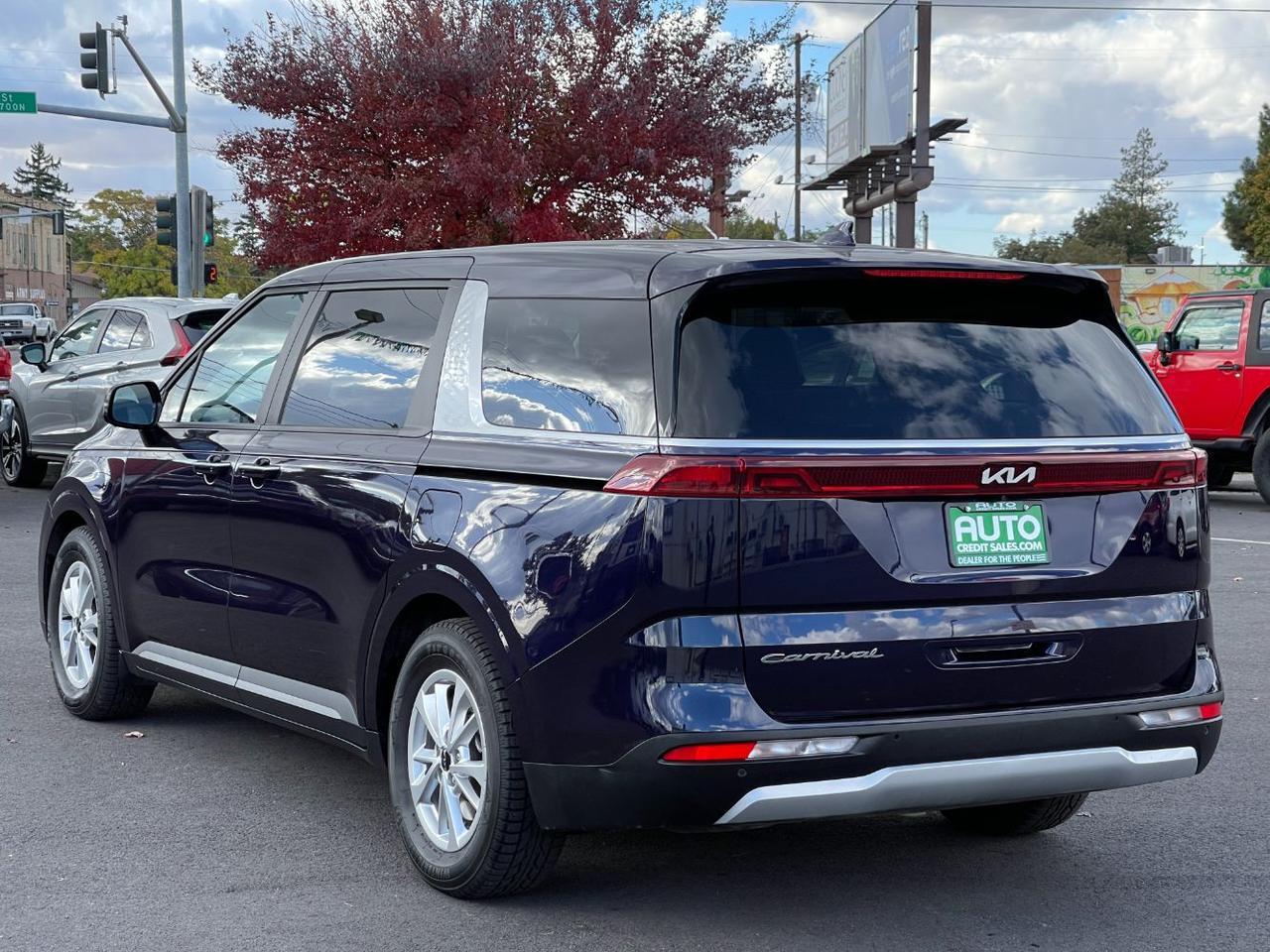 2022 Kia Carnival MPV LX Seat Package