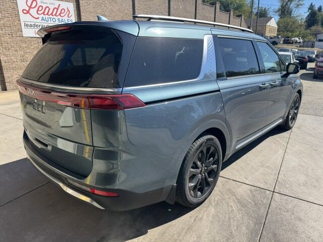 2022 Kia Carnival SX photo 2