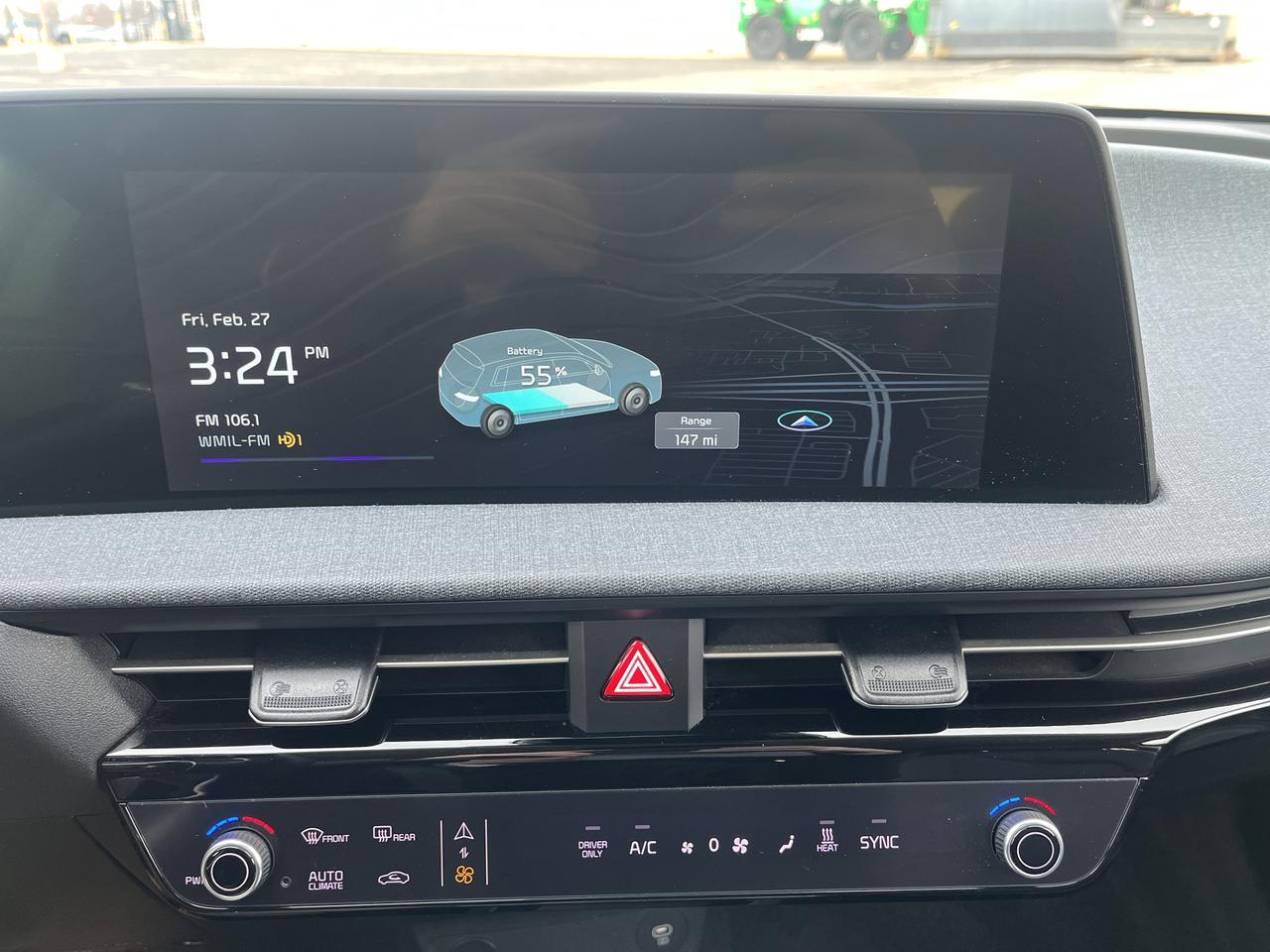 2022 Kia EV6 Wind AWD TechnologyPkg w/Nav HtdCldLthr HtdSteeringWheel SrrndVsn BlindSpotViewMonitor Saukville WI