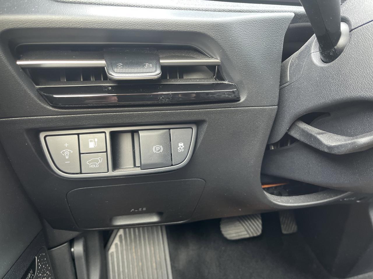 2022 Kia EV6 Wind AWD TechnologyPkg w/Nav HtdCldLthr HtdSteeringWheel SrrndVsn BlindSpotViewMonitor Saukville WI