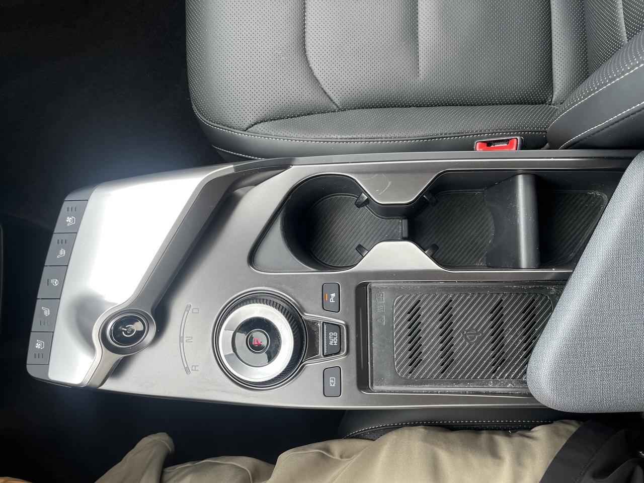 2022 Kia EV6 Wind AWD TechnologyPkg w/Nav HtdCldLthr HtdSteeringWheel SrrndVsn BlindSpotViewMonitor Saukville WI