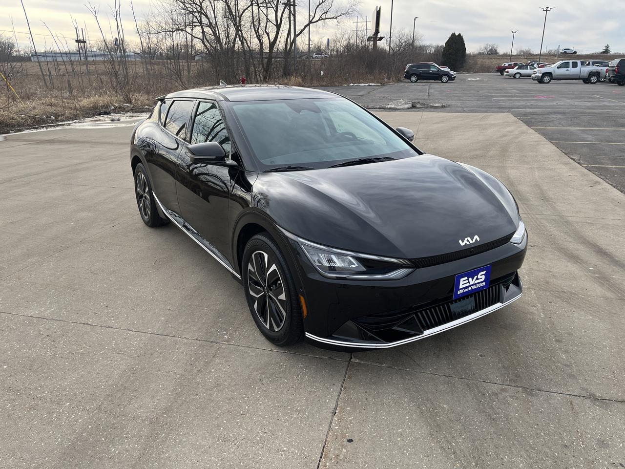2022 Kia EV6 Wind AWD TechnologyPkg w/Nav HtdCldLthr HtdSteeringWheel SrrndVsn BlindSpotViewMonitor Saukville WI