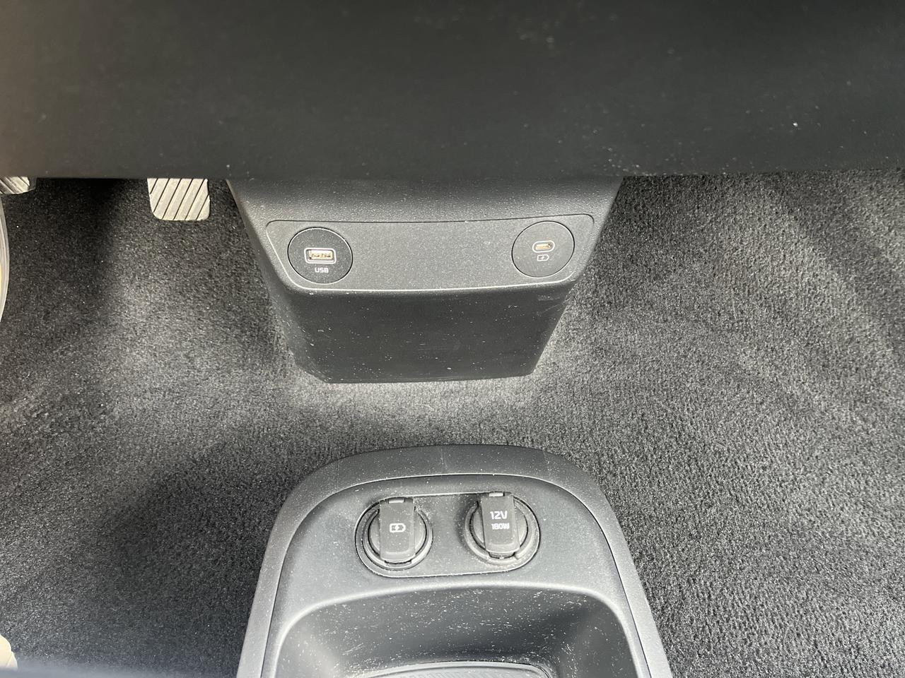 2022 Kia EV6 Wind AWD TechnologyPkg w/Nav HtdCldLthr HtdSteeringWheel SrrndVsn BlindSpotViewMonitor Saukville WI