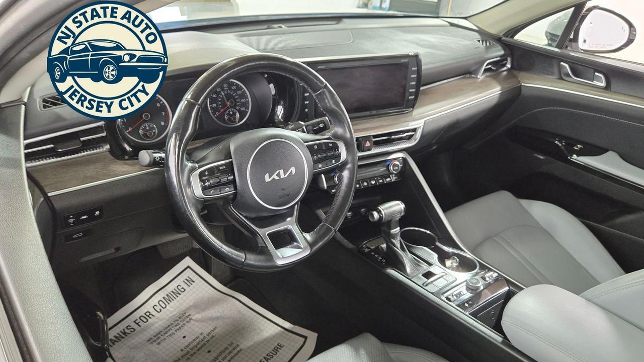 2022 Kia K5 EX - Photo 10