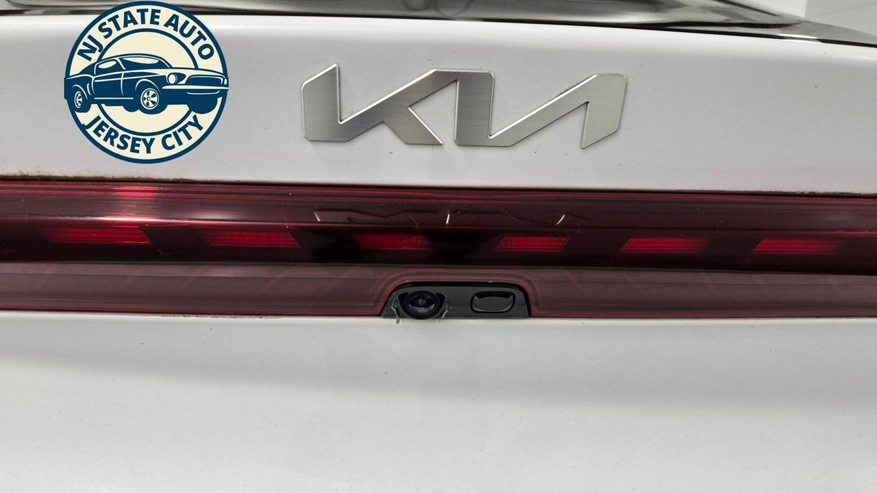 2022 Kia K5 EX - Photo 31