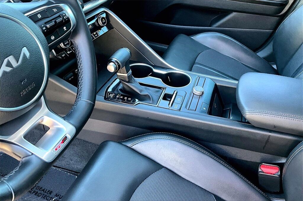 2022 Kia K5 GT-Line OR