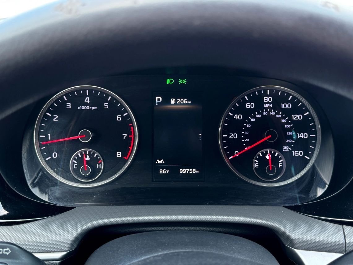 2022 Kia K5 LXS Sedan 4D