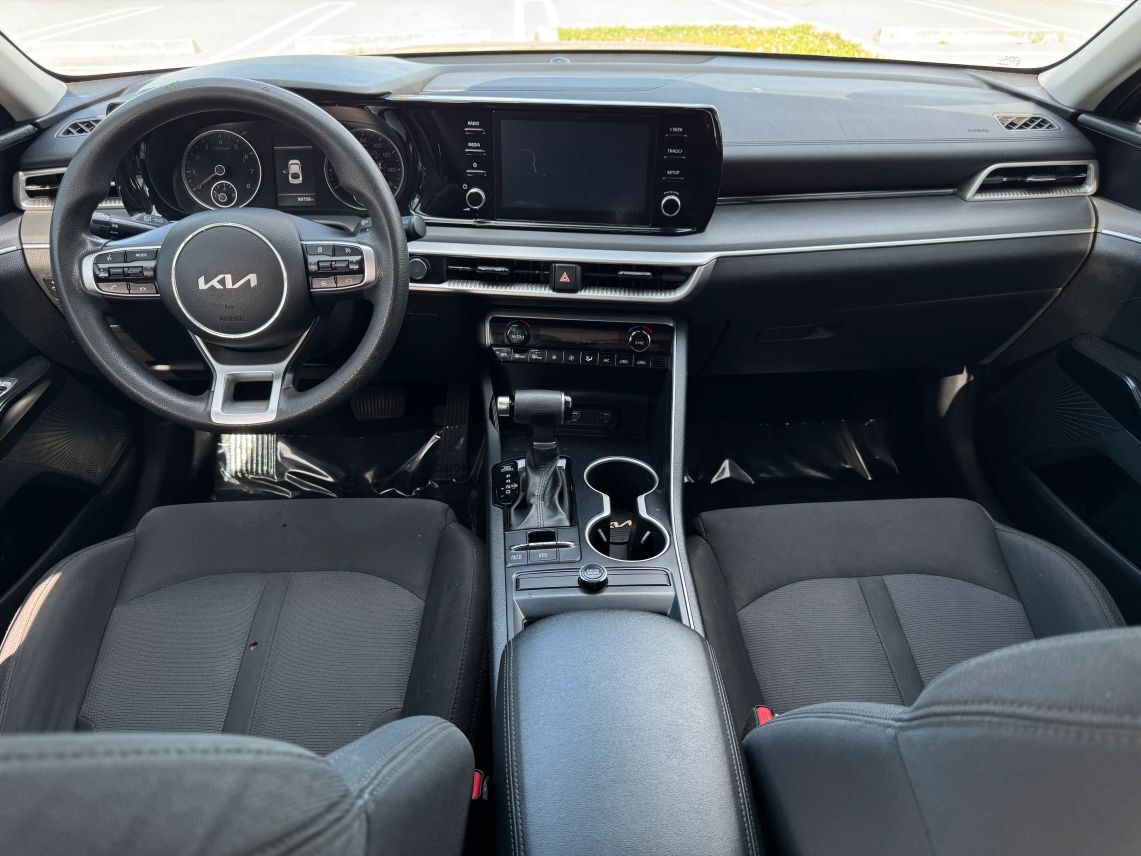 2022 Kia K5 LXS Sedan 4D