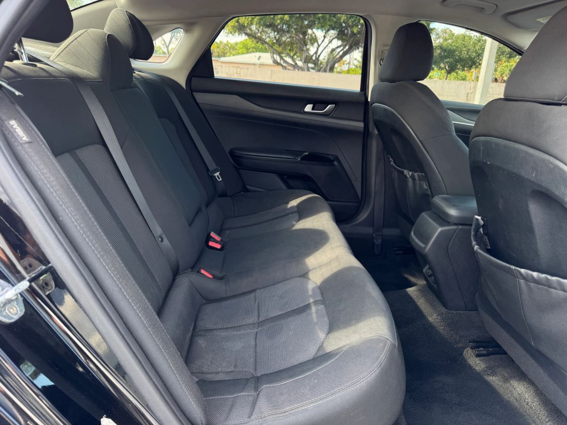 2022 Kia K5 LXS Sedan 4D