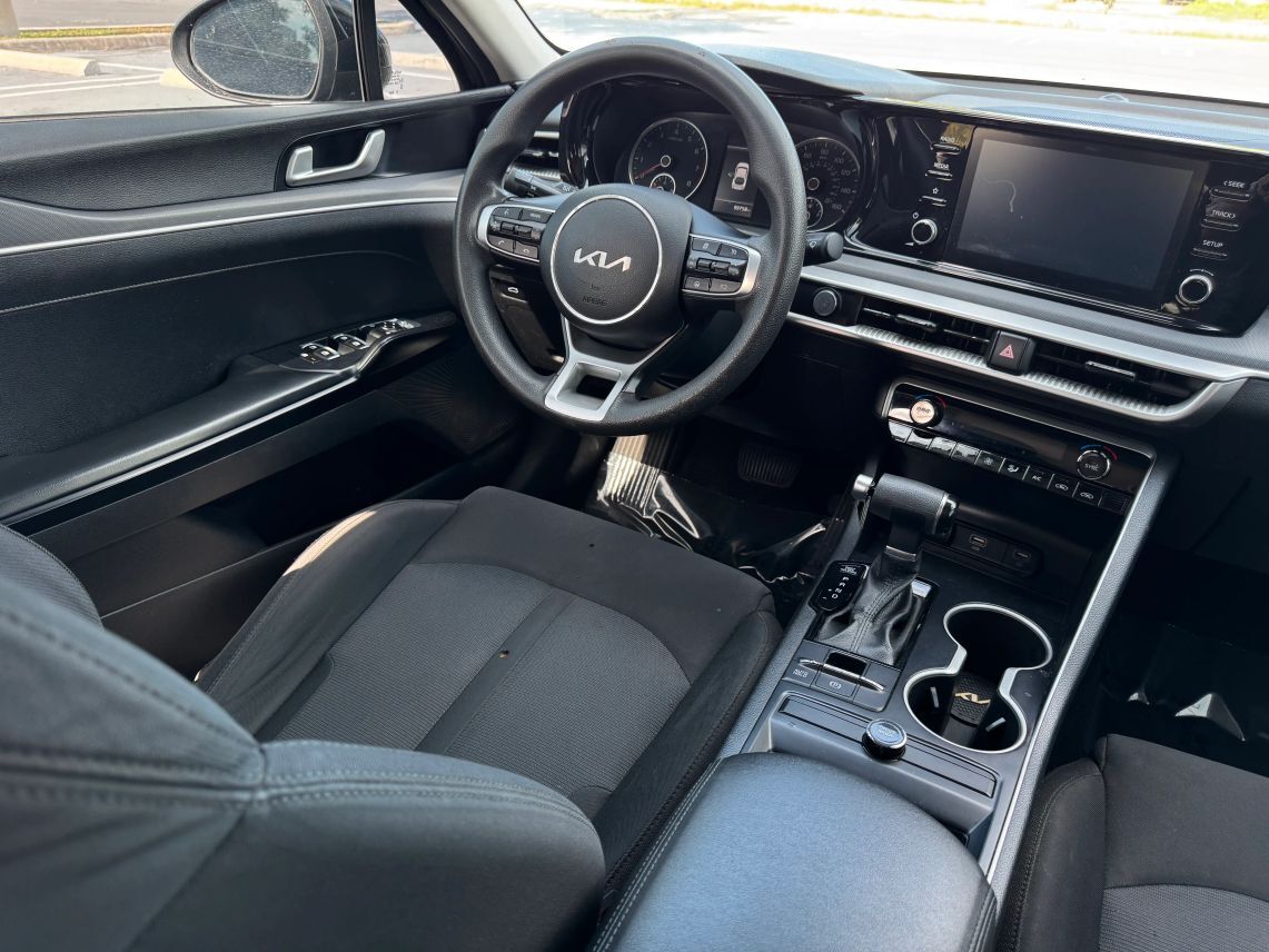 2022 Kia K5 LXS Sedan 4D