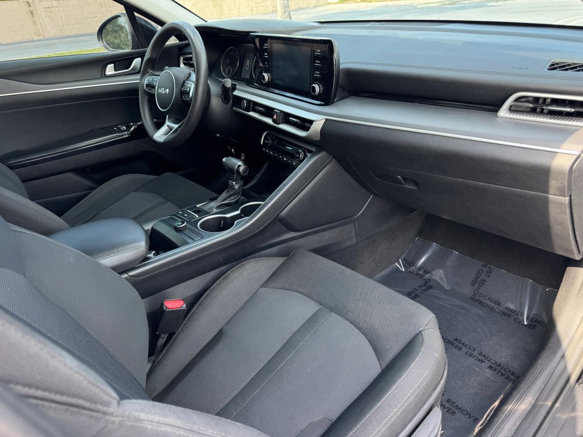 2022 Kia K5 LXS Sedan 4D
