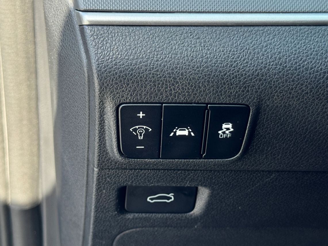 2022 Kia K5 LXS Sedan 4D