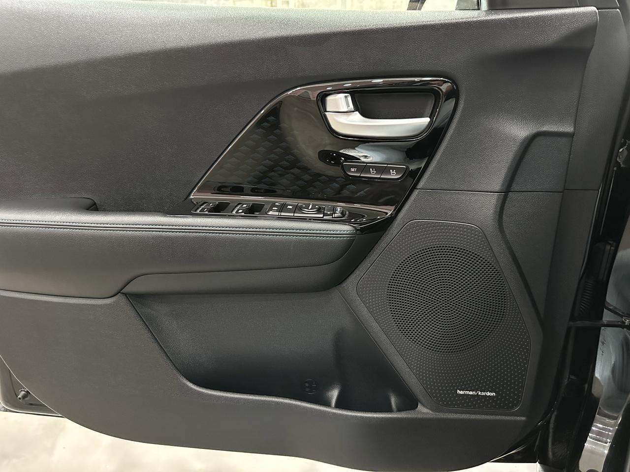 2022 Kia Niro EV SX Touring Richmond Hill ON