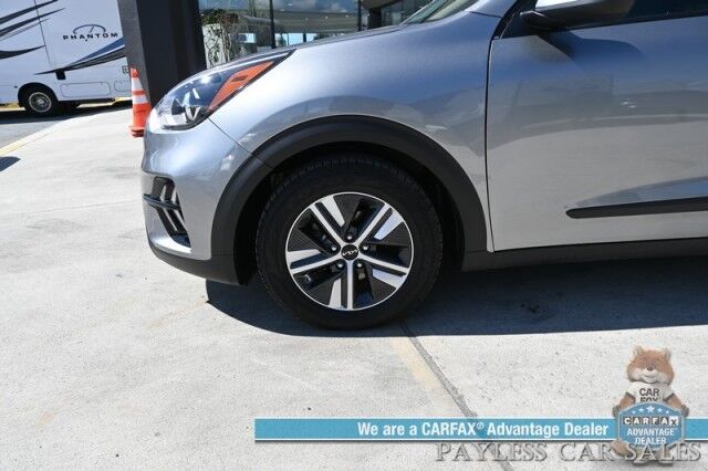 2022 Kia Niro LXS Hybrid / Blind Spot Alert / Lane Departure Alert / Apple CarPlay & Android Auto / Back Up Camera / Keyless Entry & Start / Cruise Control / Alloy Wheels / 51 MPG / 1-Owner Anchorage AK
