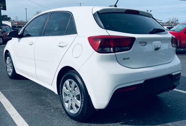 2022 Kia Rio 5-Door S