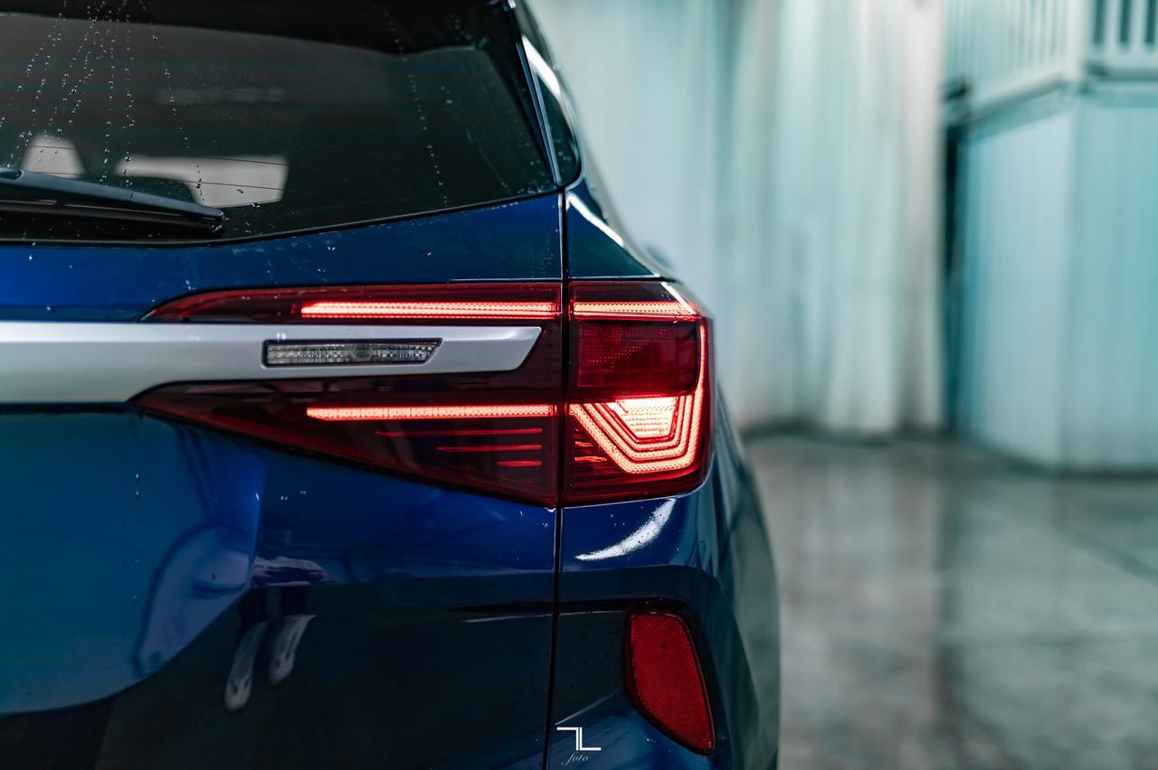 2022 Kia Seltos AWD SX Turbo Leather Roof Nav BCam Red Deer AB