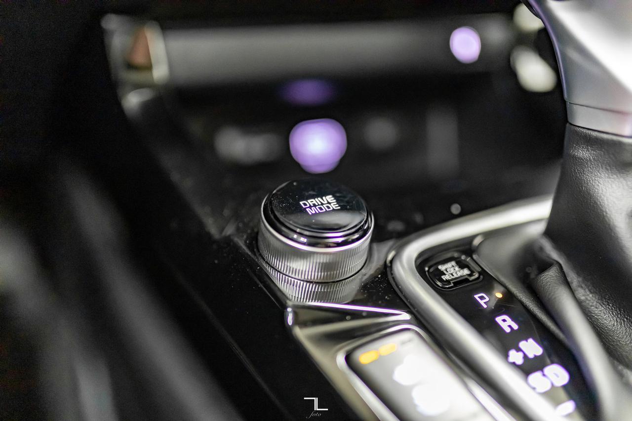 2022 Kia Seltos AWD SX Turbo Leather Roof Nav BCam Red Deer AB