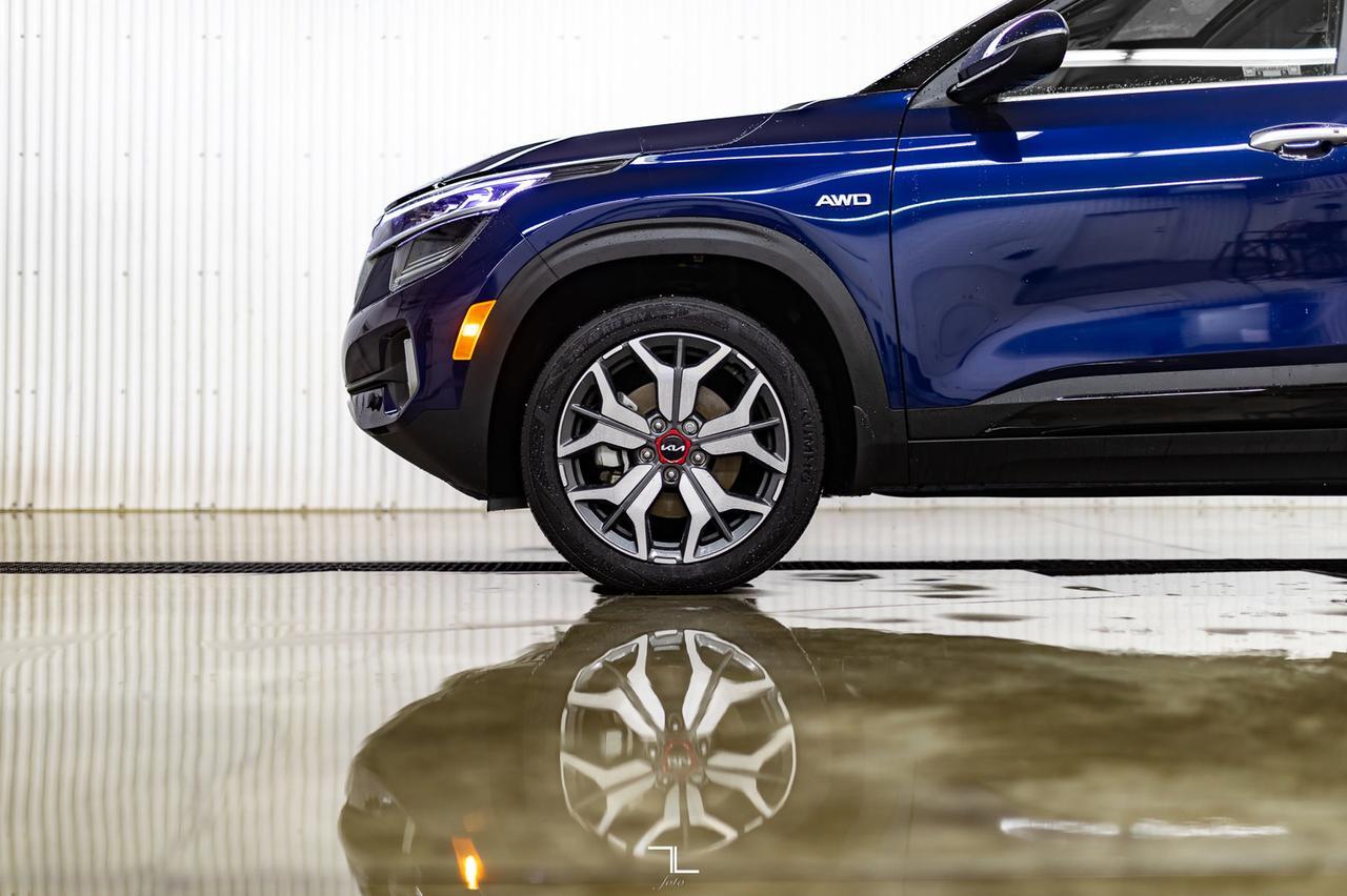 2022 Kia Seltos AWD SX Turbo Leather Roof Nav BCam Red Deer AB