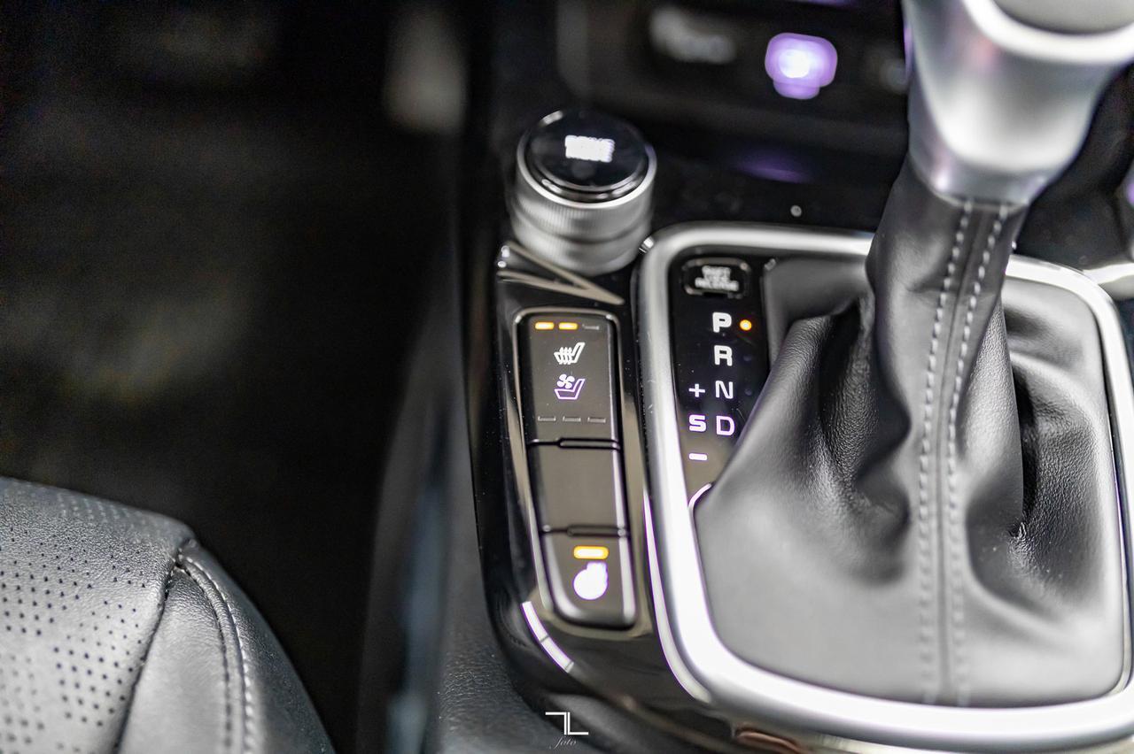 2022 Kia Seltos AWD SX Turbo Leather Roof Nav BCam Red Deer AB